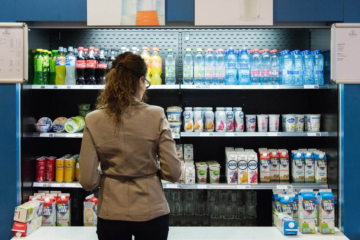 Op frisdranken en andere dranken wordt verbruiksbelasting geheft.